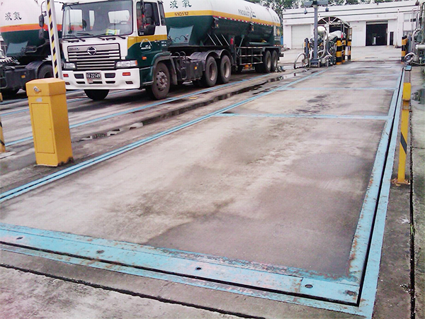 混泥土臺面汽車衡（模擬式、數(shù)字式）